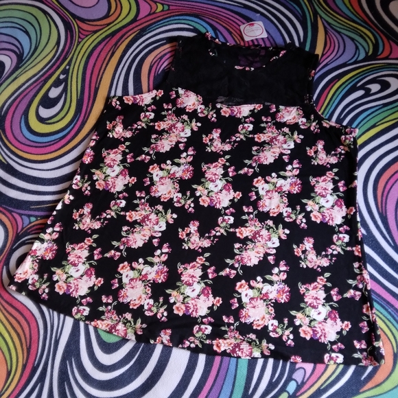 Shiela Rose - Lacey Flower Print Tank - NWT - Picture 2 of 10